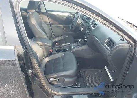 2013 Volkswagen Jetta 2.0L Tdi from USA, damaged, VIN 3VWLL7AJXDM356072